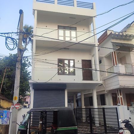 Alam Homestay Kochi Екстер'єр фото